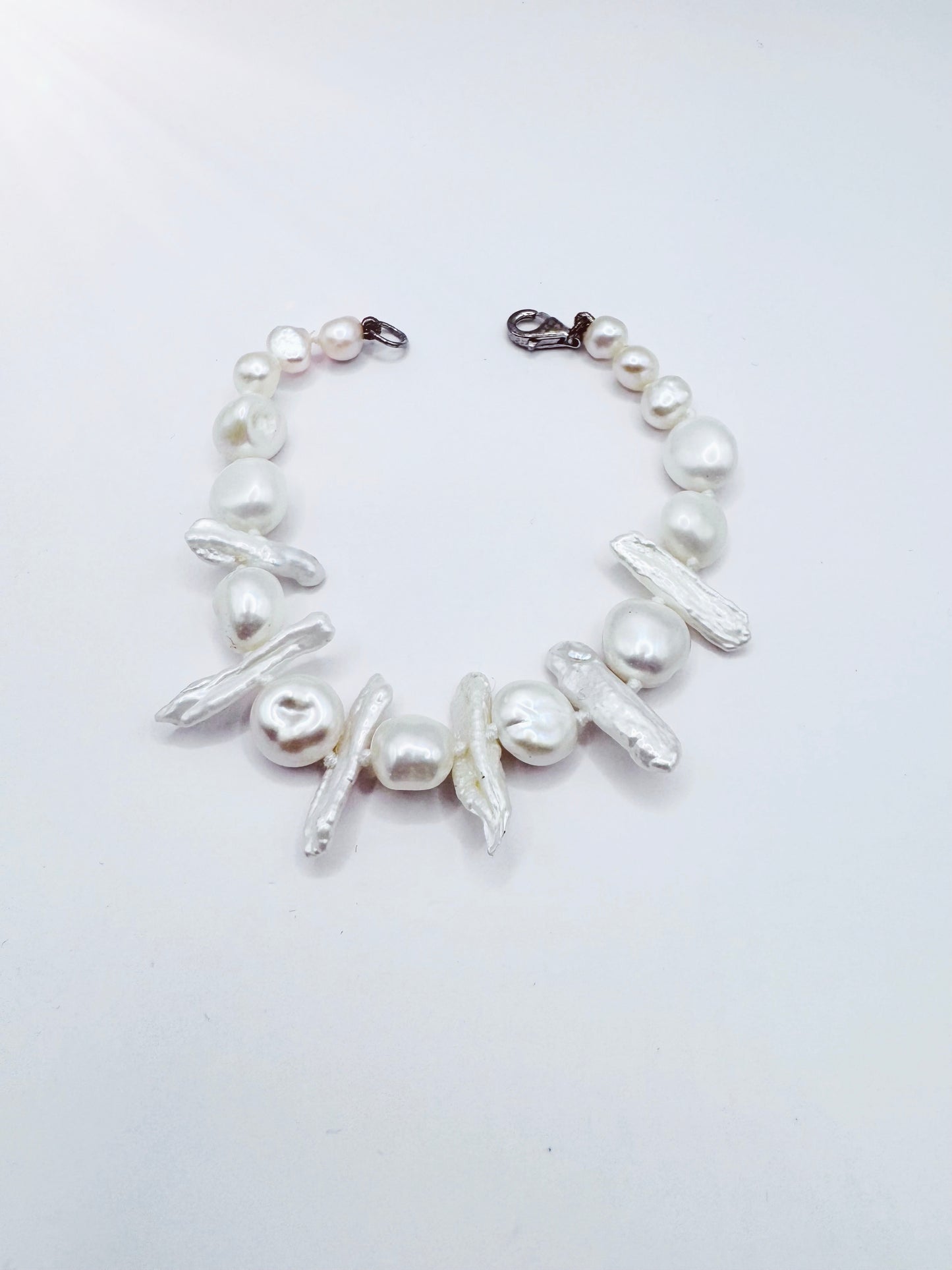 Bracciale Perle di Fiume Rotonde e Barocche Bianche